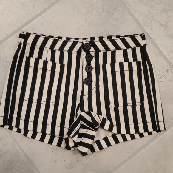 I LOVE H81 size 25 striped shorts - Picture 1 of 3